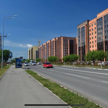Новостройка дворец спорта бизнес-класс с ортопедическим матрасом и белым постельным Петропавловськ Екстер'єр фото